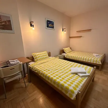 Zee's Lux Spot * Skopje