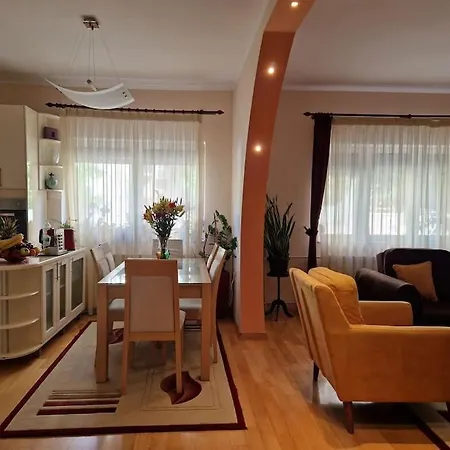 Zee's Lux Spot Apartment Skopje