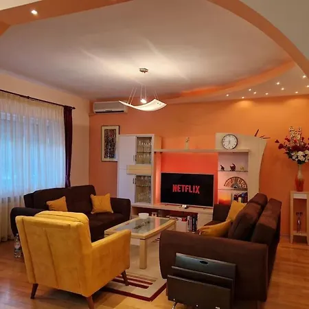 Apartment Zee's Lux Spot *