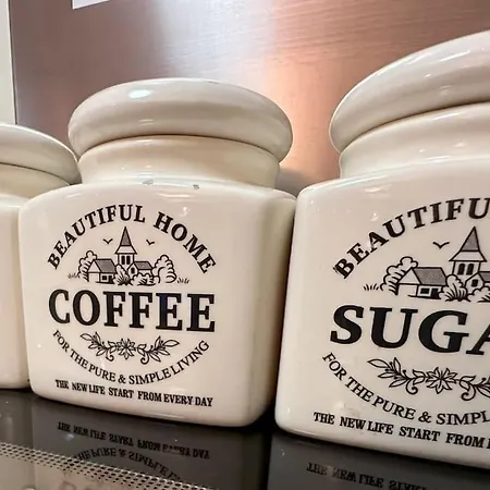 Zee's Lux Spot アパート *