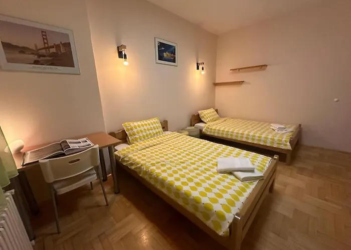 Zee's Lux Spot * Skopje